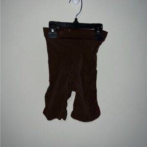 SKIMS SEAMLESS SCULPT MIG THIGH SHORT BROWN COCOA SMALL